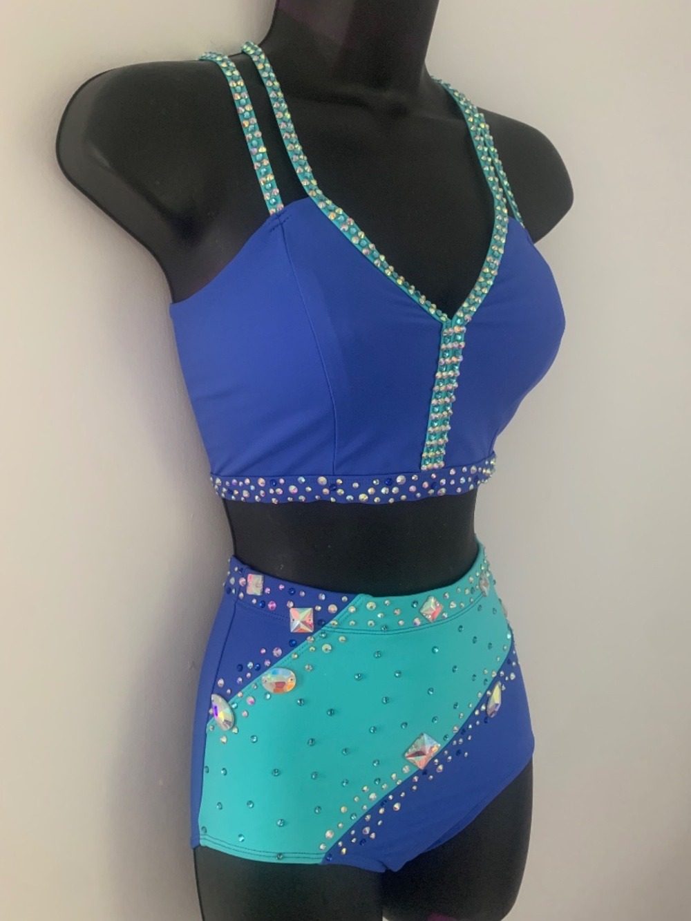 XS Stone Embellished Dance Costume: Two-Piece Acro Jazz Audition Set - Picture 3 of 7
